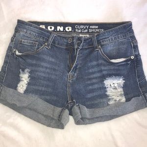 Women’s short stretchy shorts